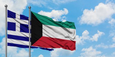 Yunanistan ve Kuveyt bayrağı birlikte beyaz bulutlu mavi gökyüzüne karşı rüzgarsal sallayarak. Diplomasi kavramı, uluslararası ilişkiler.