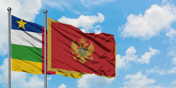 Центральноафриканская Республика и черногорский флаг вместе размахивают ветром против белого облачного голубого неба. Концепция дипломатии, международные отношения . — стоковое фото