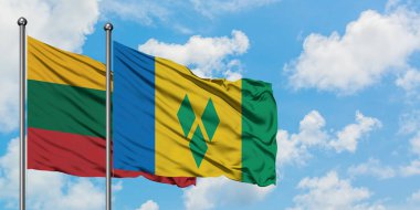 Litvanya ve Saint Vincent ve Grenadinler bayrak birlikte beyaz bulutlu mavi gökyüzüne karşı rüzgarda sallayarak. Diplomasi kavramı, uluslararası ilişkiler.