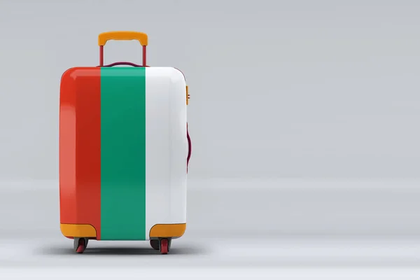 Bulgarische Nationalflagge Auf Einem Stilvollen Koffer Auf Farbigem Hintergrund Raum — Stockfoto