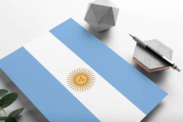 Argentína Zászló Minimalista Papír Háttér Nemzeti Meghívólevél Stílusos Tollal Kővel — Stock Fotó