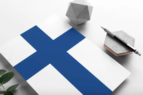 Bandera Finlandia Sobre Fondo Minimalista Papel Carta Invitación Nacional Con — Foto de Stock