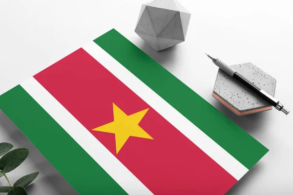 Bandera Surinam Sobre Fondo Minimalista Papel Carta Invitación Nacional Con — Foto de Stock