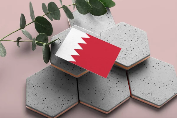 Bandera Bahréin Piedras Con Estilo Hexágono Fondo Espacio Copia Rosa — Foto de Stock