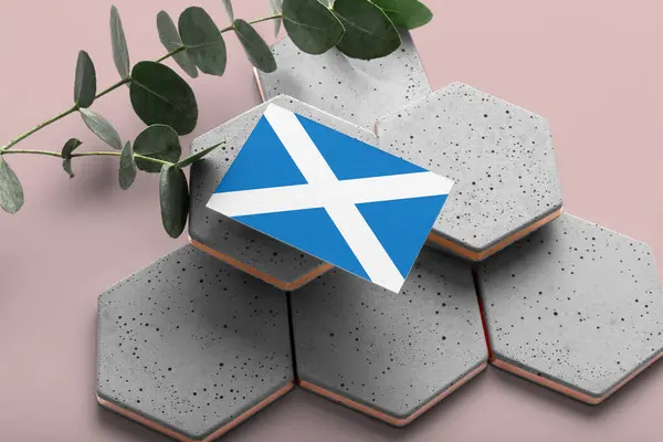 Bandera Escocia Sobre Piedras Estilo Hexágono Fondo Espacio Copia Rosa — Foto de Stock