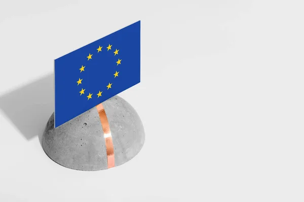Flaga Unii Europejskiej Oznaczona Zaokrąglonym Kamieniu Białe Odizolowane Tło Minimalna — Zdjęcie stockowe