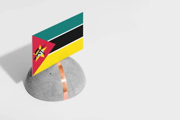 Bandera Mozambique Etiquetada Piedra Redondeada Fondo Blanco Aislado Vista Lateral — Foto de Stock