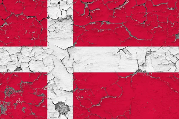Danimarka Bayrağı Kirli Hasarlı Yıpranmış Bir Şekilde Duvarın Içini Görmek — Stok fotoğraf