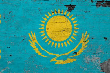 Grunge üzerindeki Kazakistan bayrağı beton yüzeyi çizdi. Ulusal klasik arka plan. Retro duvar kavramı.