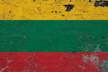 Grunge üzerindeki Litvanya bayrağı beton yüzeyi çizmiş. Ulusal klasik arka plan. Retro duvar kavramı.
