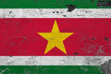 Grunge 'daki surinam bayrağı beton yüzeyi çizmiş. Ulusal klasik arka plan. Retro duvar kavramı.