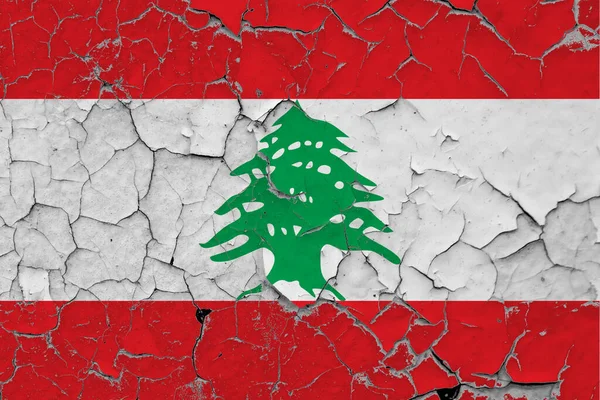 레바논 에서는 페인트 내부를 수있도록 그르렁 거리고 손상되고 긁히는 깃발을 — 스톡 사진