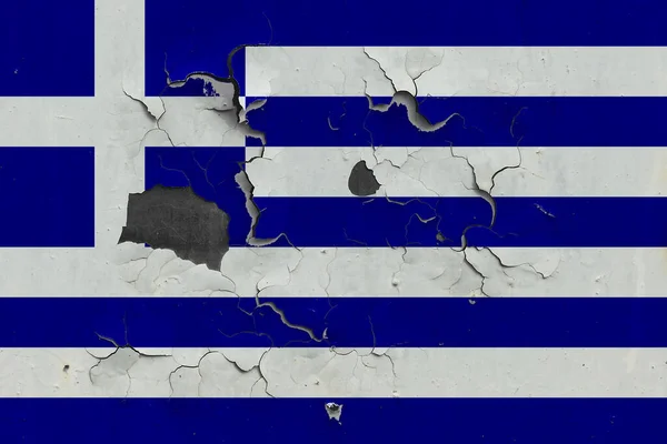 希腊国旗靠近旧的 损坏的和肮脏的墙上剥去油漆看里面的表面 古旧国家概念 — 图库照片