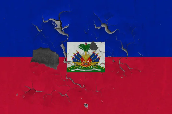 Haiti Flagga Närbild Gamla Skadade Och Smutsiga Väggen Skala Bort — Stockfoto