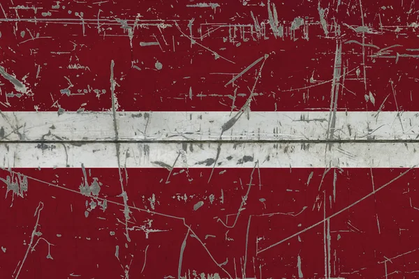 Flaga Łotwy Pomalowana Popękanej Brudnej Powierzchni Krajowy Wzór Powierzchni Stylu — Zdjęcie stockowe