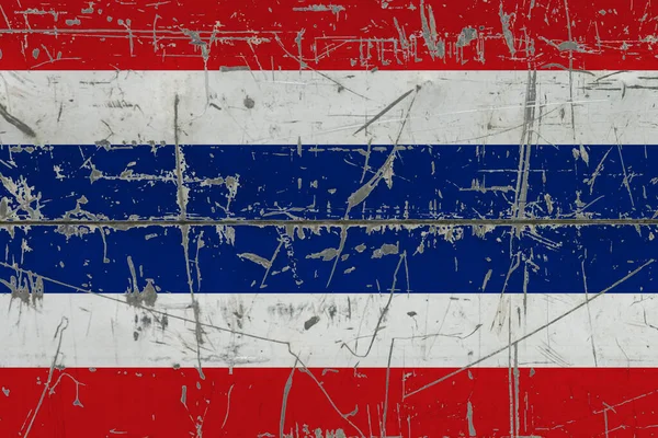 泰国国旗涂在有裂缝的肮脏表面上 古埃及风格表面的国家图案 破碎和风化的概念 — 图库照片