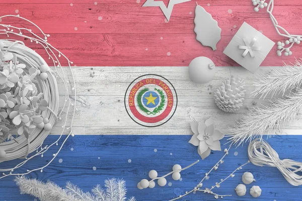 Bandera Paraguay Sobre Mesa Madera Con Objetos Nieve Navidad Año — Foto de Stock