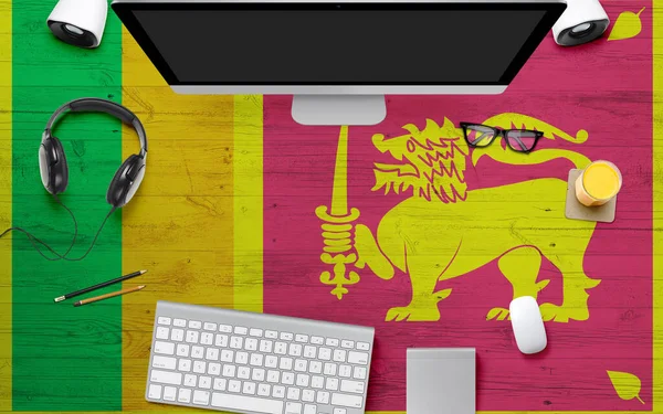 Sri Lanka Bandera Fondo Con Auriculares Teclado Computadora Ratón Mesa — Foto de Stock