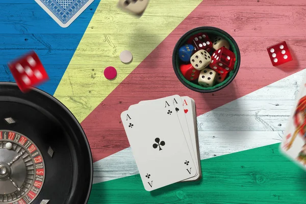 Tema Del Casino Seychelles Ases Juego Póquer Cartas Fichas Mesa — Foto de Stock