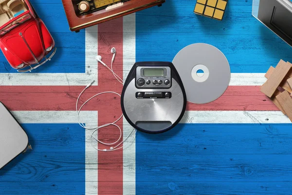 Bandera Islandia Escritorio Madera Con Concepto Medios Digitales Retro Tema — Foto de Stock