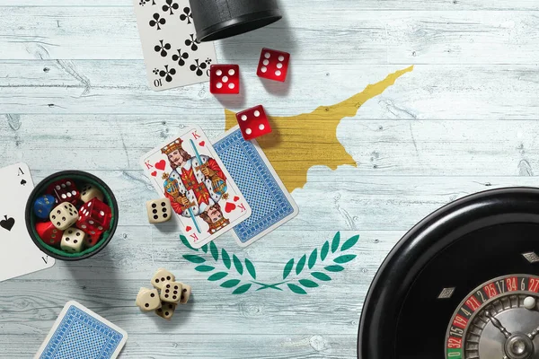 Chipre Casino Tema Ases Juego Póquer Cartas Fichas Mesa Roja — Foto de Stock