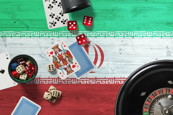 Tema Casino Irán Ases Juego Póquer Cartas Fichas Mesa Roja — Foto de Stock