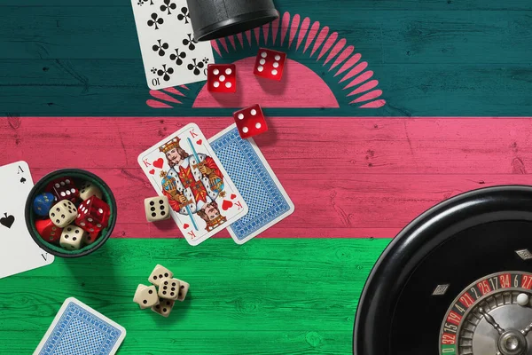 Тема Казино Малави Тузы Игре Покер Карты Фишки Красном Столе — стоковое фото
