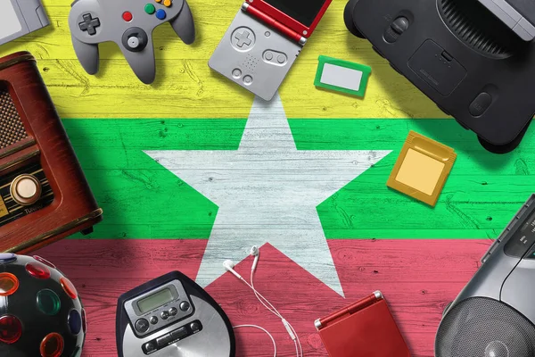 Myanmar Concepto Juego Retro Una Colección Controladores Videojuegos Retro Disparados — Foto de Stock