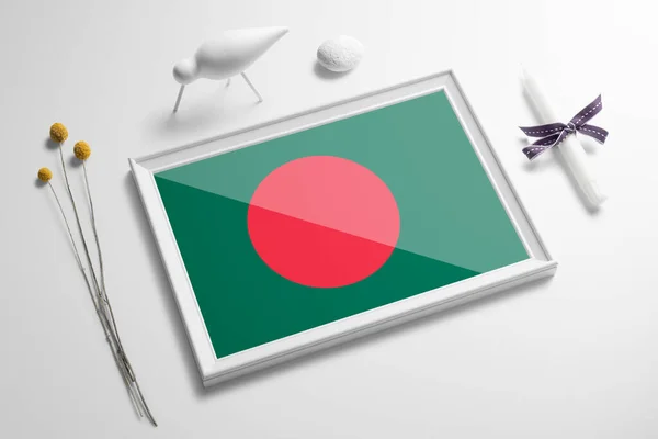 Bandera Bangladesh Marco Madera Sobre Mesa Blanco Concepto Suave Natural — Foto de Stock
