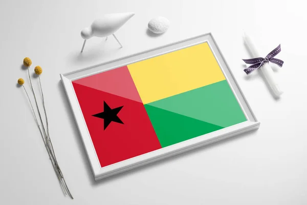 Bandera Guinea Marco Madera Sobre Mesa Blanco Concepto Suave Natural — Foto de Stock