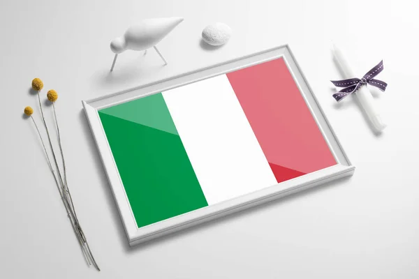 Bandeira Itália Moldura Madeira Mesa Branco Conceito Suave Natural Tema — Fotografia de Stock