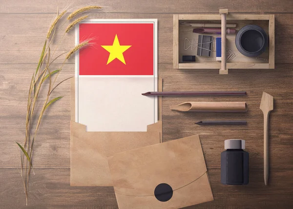 Vietnam Invitación Concepto Carta Celebración Bandera Con Papel Artesanal Sobre — Foto de Stock