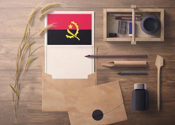 Angola Invito Lettera Celebrazione Concetto Bandiera Con Carta Artigianale Busta — Foto Stock