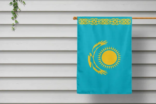 Kazahsztán Nemzeti Kis Zászló Lóg Egy Léckerítésen Végig Falon Egy Stock Kép
