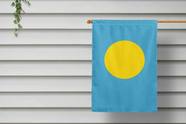 Palau Pequeña Bandera Nacional Cuelga Una Cerca Piquete Largo Pared — Foto de Stock