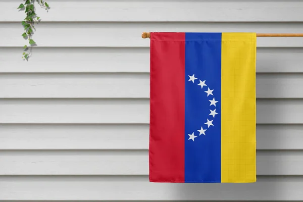 Bandera Nacional Venezuela Cuelga Una Cerca Largo Pared Madera Pueblo — Foto de Stock
