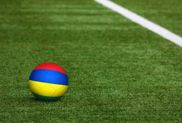 Mauritius Flagge Auf Ball Hintergrund Des Fußballfeldes Nationales Fußballthema Auf — Stockfoto