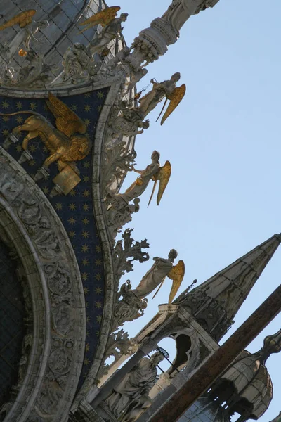 Venice Basilica San Marco Detail Facade Dome Lion Angels — Stock Photo, Image