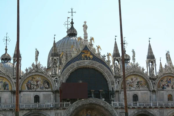 Wenecja Basilica San Marco Widok Wysoki Mozaiki Elewacji Kopuł — Zdjęcie stockowe