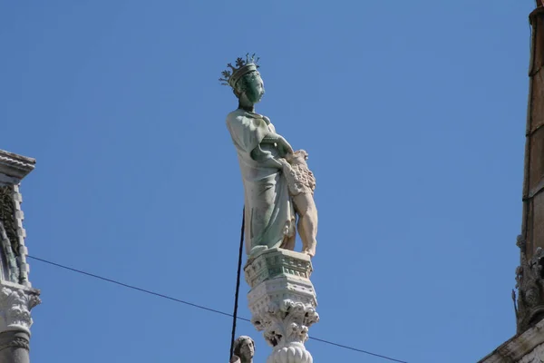 Venedik Piazza San Marco Detay Mermer Bir Heykel — Stok fotoğraf