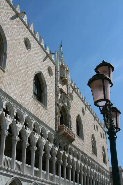 Venezia Palazzo Ducale Lampione Verso Laguna — Stockfoto