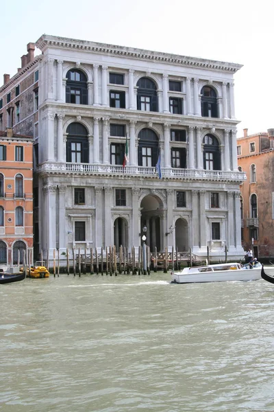 Wenecji Palazzo Sul Canal Grande Białe Marmurowe Fasady — Zdjęcie stockowe