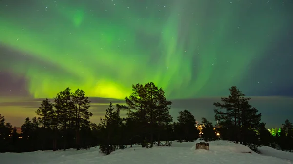Rovaniemi Finlandiya 'nın kuzey ışıkları