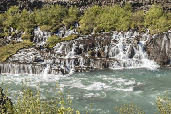 Hraunfossar szerszy kąt — Zdjęcie stockowe