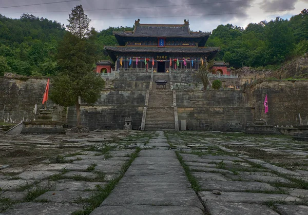 Templo de kungfu antigo em Wudangshan montanha China — Fotografia de Stock