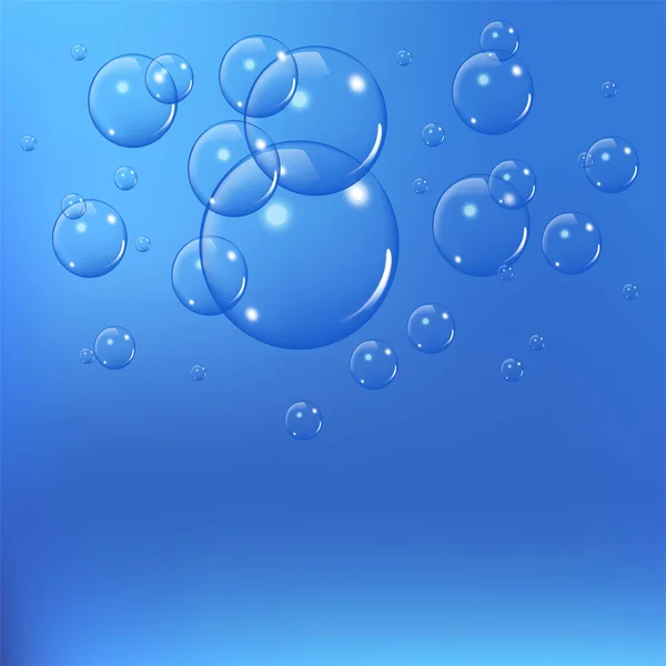 Реалистичные мыльные пузыри расположены изолированно на голубом фоне. векторная иллюстрация — стоковый вектор
