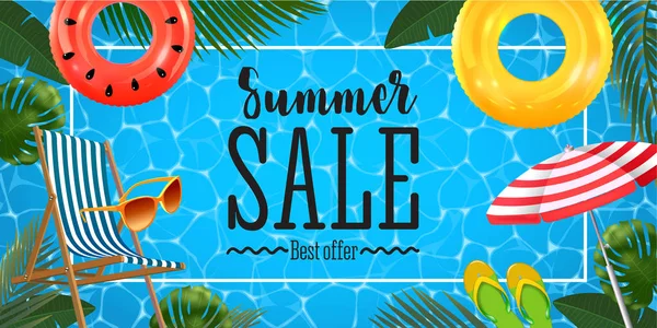 Banner di vendita estate con anelli gonfiabili realistici, chaise lounge, occhiali da sole, ombrellone e ardesia e foglie tropicali di sfondo, design floreale esotico . — Vettoriale Stock