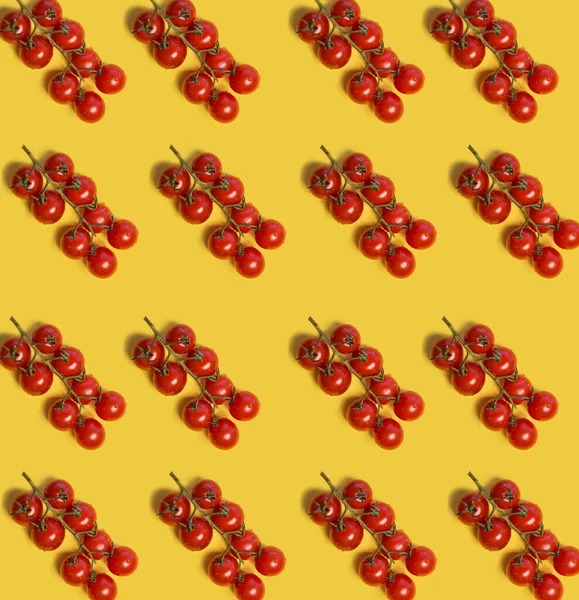 Padrão Tomate Cereja Fundo Amarelo — Fotografia de Stock