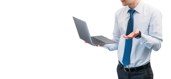 Cara Camisa Fica Fundo Branco Segura Laptop Homem Olha Para — Fotografia de Stock