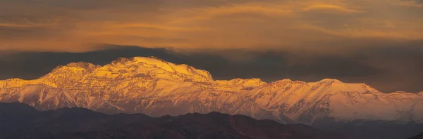 Cumbre Del Cerro Plomo Cordillera Los Andes Centrales Cubierta Nieve —  Fotos de Stock